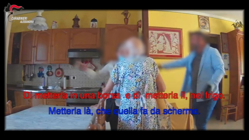 Finti tecnici dell’acquedotto tentano di truffare una 90enne: denunciati dai Carabinieri